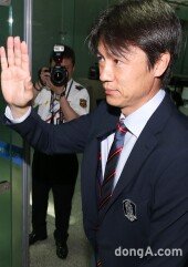 [동아포토]홍명보, “잘 다녀오겠습니다”