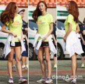 [동아포토]지나, 3D 바디라인에 시선 고정