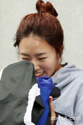 [동아포토]빙상여제 이상화, 핑크빛 네일아트 사랑