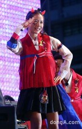 [동아포토]‘무한도전 응원단’ 손예진, 애정이 듬뿍 담긴 응원~