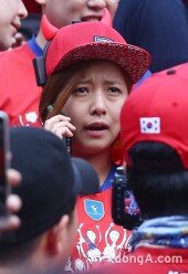 [동아포토]송가연 ‘태극전사들 응원왔어요~’