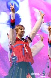 [동아포토]리지 ‘힘껏 승리의 브이~’