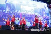 [동아포토]무한도전 응원단 ‘칼군무도 부럽지않아!’