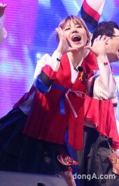 [동아포토]리지 ‘승리를 부탁해요~’