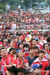 [동아포토]붉은 물결로 파도치는 광화문 광장