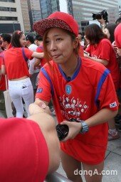 [동아포토]송가연 ‘팬서비스도 무한개념~’