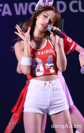 [대한민국 벨기에 포토]베스티 유지 ‘섹시한 응원 딱! 끝!’