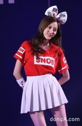 [대한민국 벨기에 포토]베스티 해령 ‘태극기 헤어밴드로 깜찍 붉은악마’