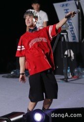 [대한민국 벨기에 포토]산이 ‘응원은 함께해야죠~’