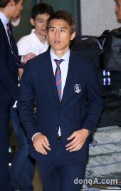 [동아포토]‘대표팀 귀국’ 구자철, 뭐라고 말을 해야 하나