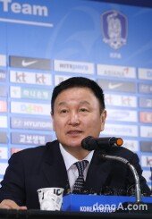 [동아포토]허정무 부회장 “홍명보 감독 져 본 사람이 승리도 하는 것”