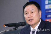 [동아포토]허정무 부회장 “월드컵 실패…책임론은 옳지 않아”