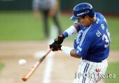 [포토] 이승엽, 선취 적시타 ‘시원한 한 방!’