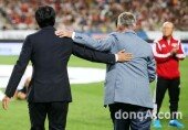 [동아포토]‘K리그 올스타전’ 황선홍-히딩크 감독, 훈훈한 사이~