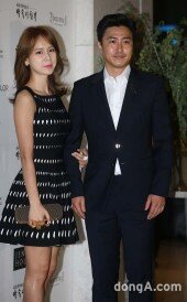 [동아포토]안정환-이혜원, 박지성 결혼식장에 나타난 훈훈한 부부