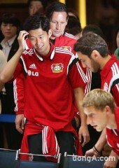 [동아포토]민아와 열애 인정.. 공식석상에 선 손흥민, 긁적 긁적~