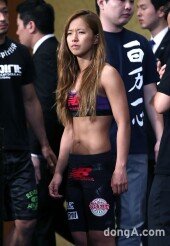 [동아포토]송가연 체중오버 ‘믿을 수 없어!’