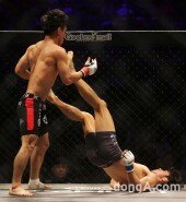 [동아포토]로드FC 김종훈, ‘신기술’ 발차기