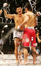 [동아포토]권아솔, ‘로드FC’ 새 챔피언이 되는 순간