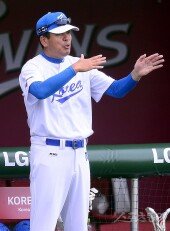 [포토] LG컵 2014 국제여자야구대회, 작전 지시 내리는 신상민 감독