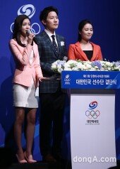 [동아포토]장예원 아나운서 ‘아름다운 미모에 단아한 초미니’