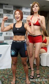 [동아포토]임수정, 코리안 좀비 정찬성 빙의(?)