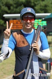 [포토]인천AG 클레이 사격 김미진 ‘금메달 땄습니다!’