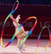 [동아포토]손연재, 혼신의 리본 연기