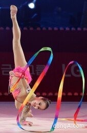 [동아포토]손연재, 신들린 리본 연기