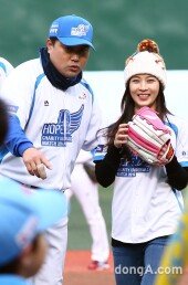 [동아포토]하지원-양준혁 ‘사심 듬뿍~ 시구 지도’