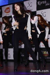 [동아포토]달샤벳 아영 ‘섹시미 돋보이는 BBB댄스’