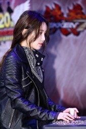 [동아포토]남규리 ‘철권에 푹 빠진 그녀’