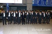 [동아포토]아시안컵 준우승 국가대표팀 ‘행복한 미소로 금의환향’