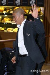 [동아포토]차두리 ‘쿨한 마지막 인사~’