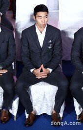 [동아포토]이정협 ‘돌아오니 더 긴장돼~’