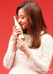 [동아포토]손연재, 달콤한 입맞춤