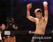 [동아포토]‘로드FC’ 권아솔-이광희, 승패가 갈리는 순간