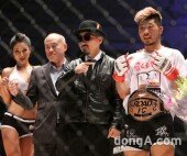 [동아포토]‘로드FC’ 권아솔, 이광희 상대로 챔피언 1차 방어 성공