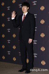 [동아포토]박지성 ‘팬들과 와인마시러 런던에서 왔어요~’