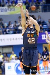 [동아포토]샤이니 민호 ‘만화 속 농구부 꽃주장’