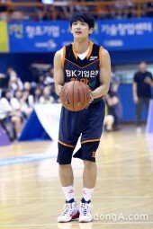 [동아포토]샤이니 민호 ‘꼭 골인하겠어!’