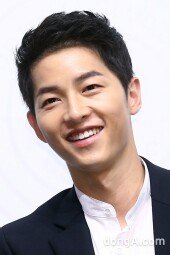 [동아포토]송중기 ‘오랜만에 보는 심쿵미소~’