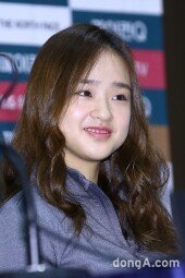 [동아포토]손연재 ‘수줍은 체조요정’