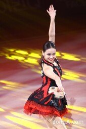 [동아포토]손연재 ‘탬버린 하나로 시선압도’