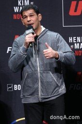 [동아포토]노게이라 ＂한국 팬들 최고!＂