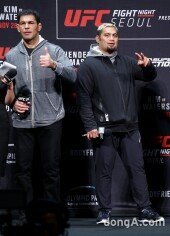 [동아포토]노게이라-마크 헌터 ‘팬서비스도 챔피언!’