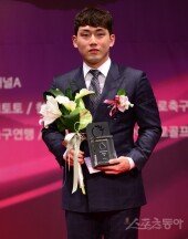 [포토] 박병호 대신 대리수상한 서건창
