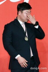 [동아포토]봅슬레이 원윤종 ‘故 맬컴 로이드 코치 생각에 눈물’