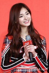 [동아포토]트와이스 쯔위 ‘잃지않은 미소~’