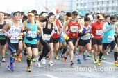 [동아포토]2016 서울국제마라톤 ‘봄을 알리는 출발’